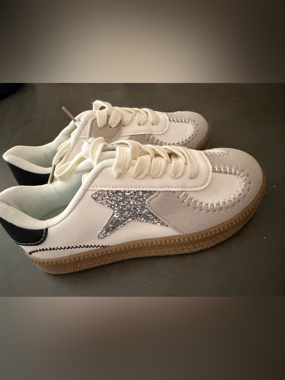 Kids White and Gray Glitter Star Sneakers NEW